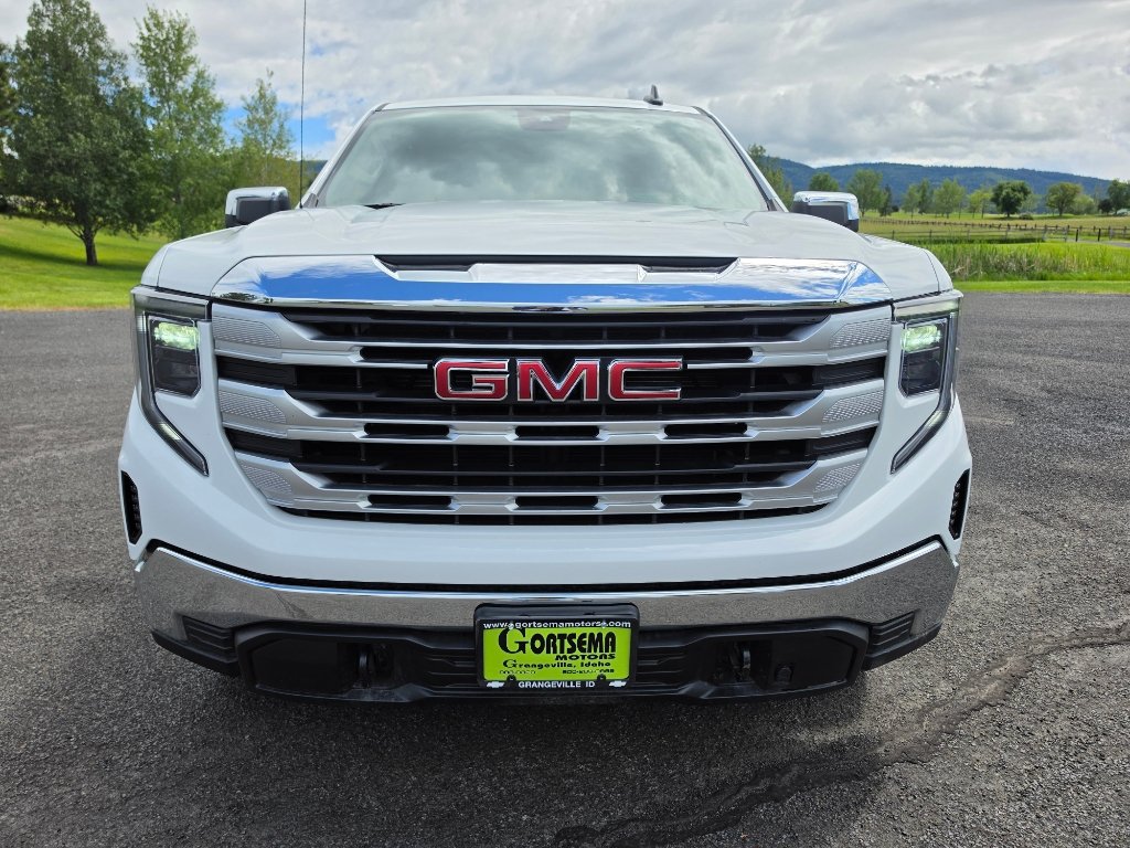 Used 2024 GMC Sierra 1500 SLE w/ X31 Off-Road Package AWD/4WD image 2