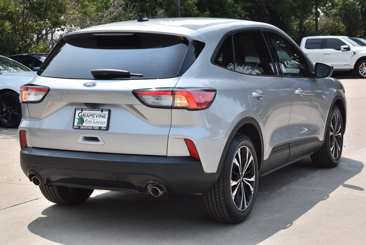 Used 2021 Ford Escape SE w/ SE Sport Appearance Package FWD image 8