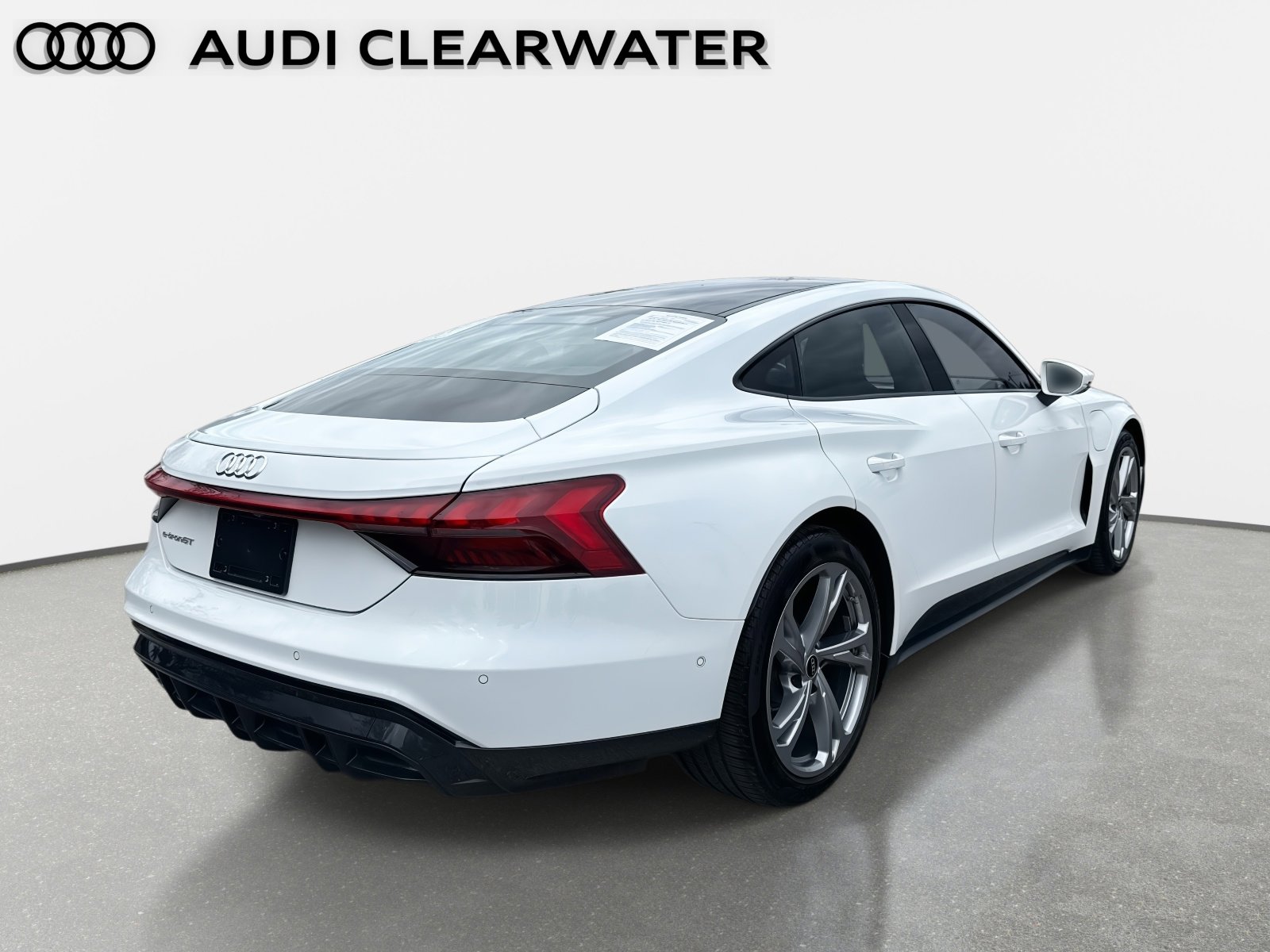 Used 2023 Audi e-tron GT Prestige image 6