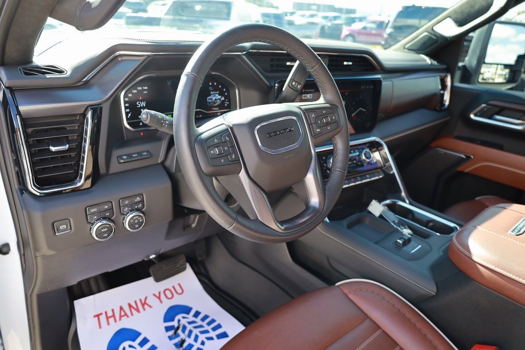 Used 2025 GMC Sierra 3500 Denali Ultimate image 14