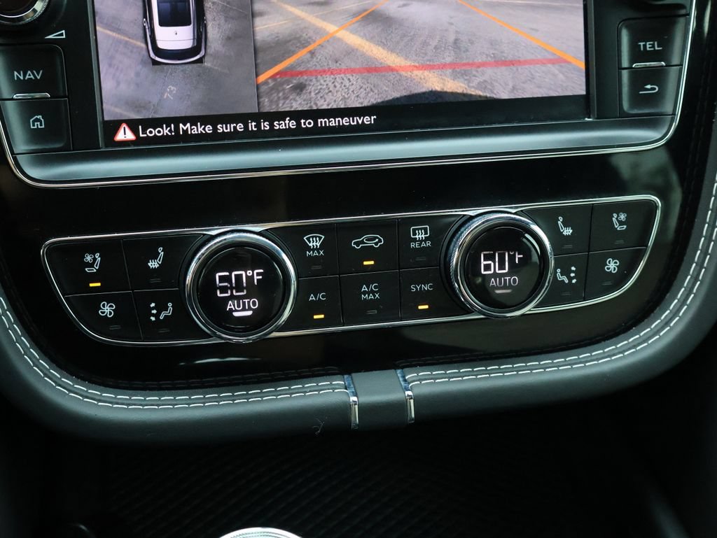 Used 2018 Bentley Bentayga AWD/4WD image 25
