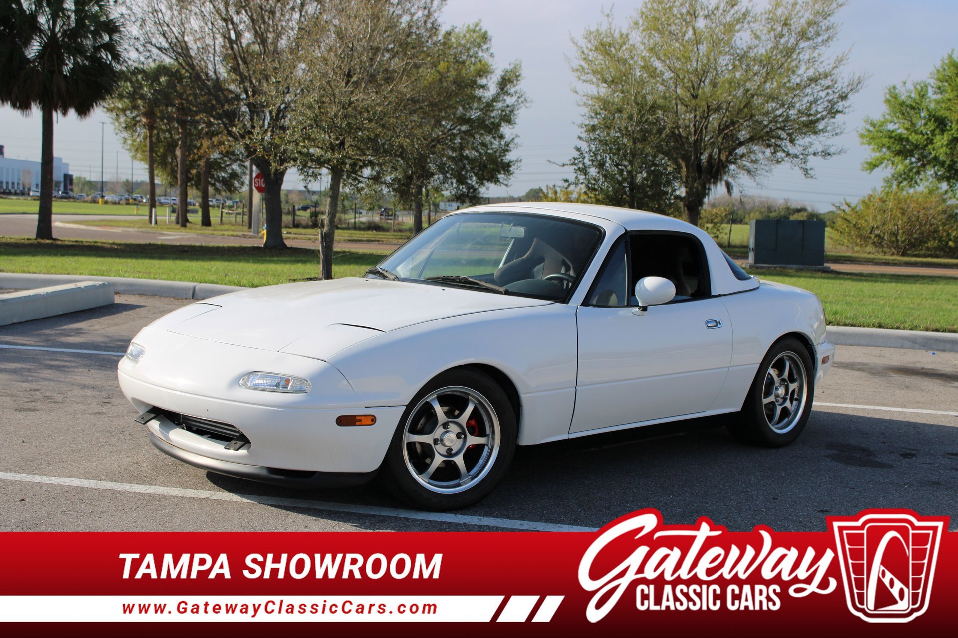 Used 1990 MAZDA MX-5 Miata image 2