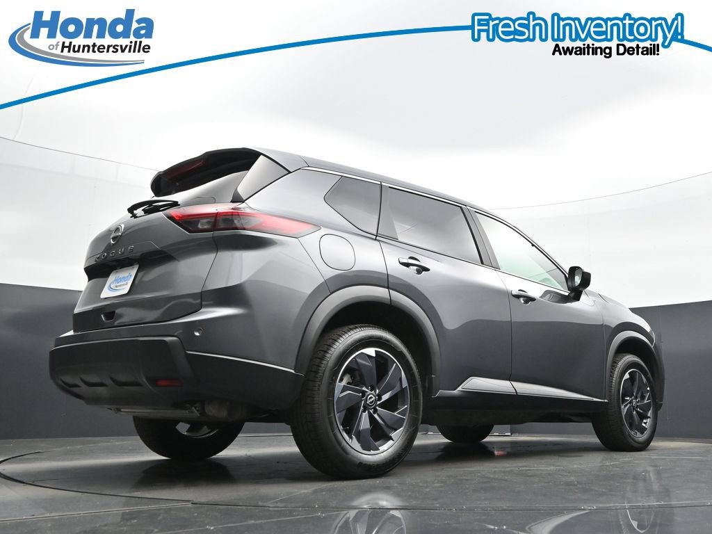 Used 2025 Nissan Rogue SV FWD image 34