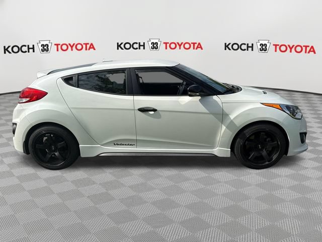 Used 2015 Hyundai Veloster Turbo FWD image 9