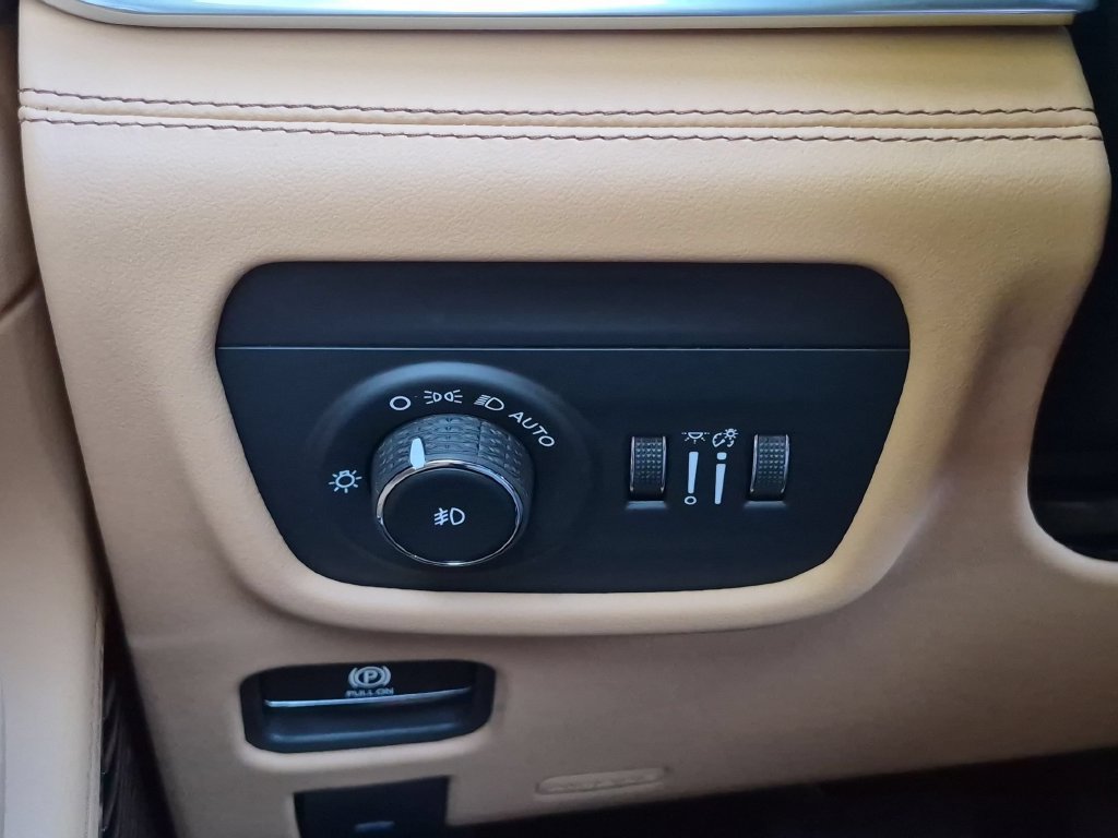 New 2027 Jeep Grand Cherokee Summit AWD/4WD image 18