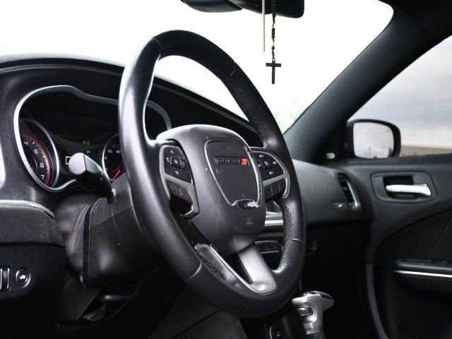 Used 2016 Dodge Charger SXT RWD image 12