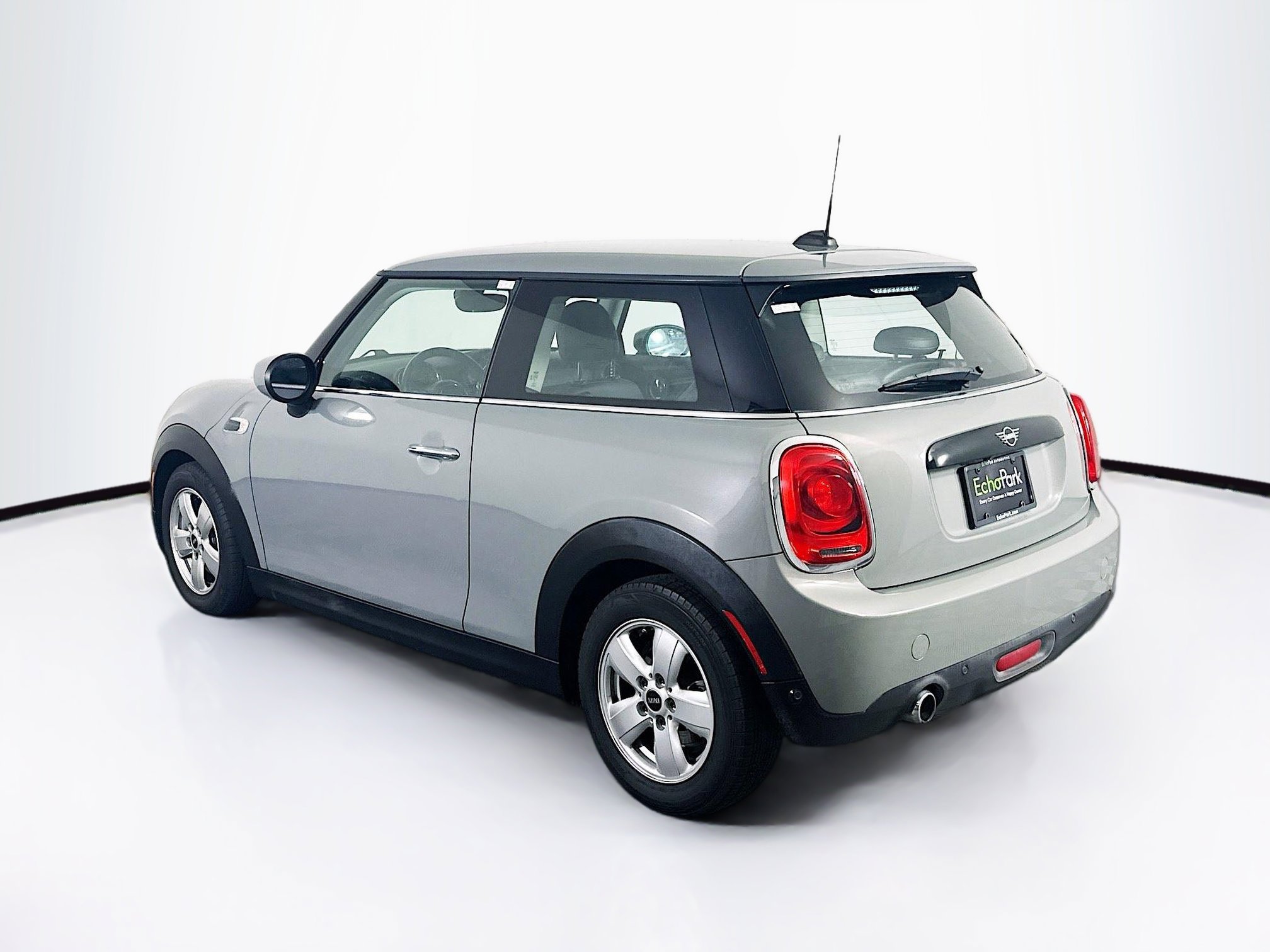 Used 2021 MINI Cooper 2-Door Hardtop w/ Storage Package image 5