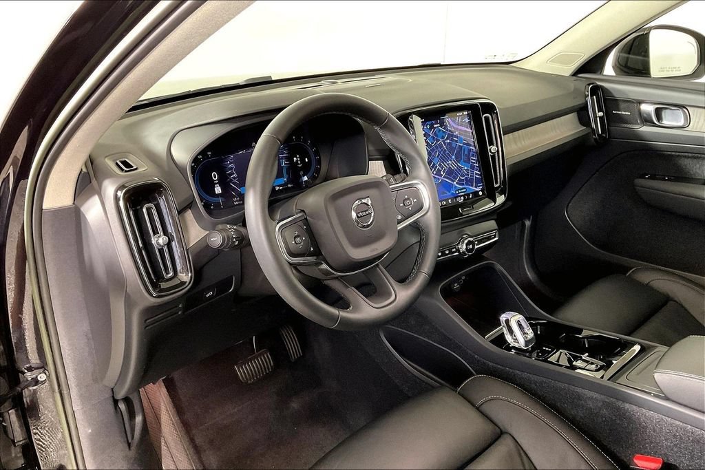 Used 2023 Volvo XC40 B5 Ultimate w/ Protection Package Premier AWD/4WD image 14