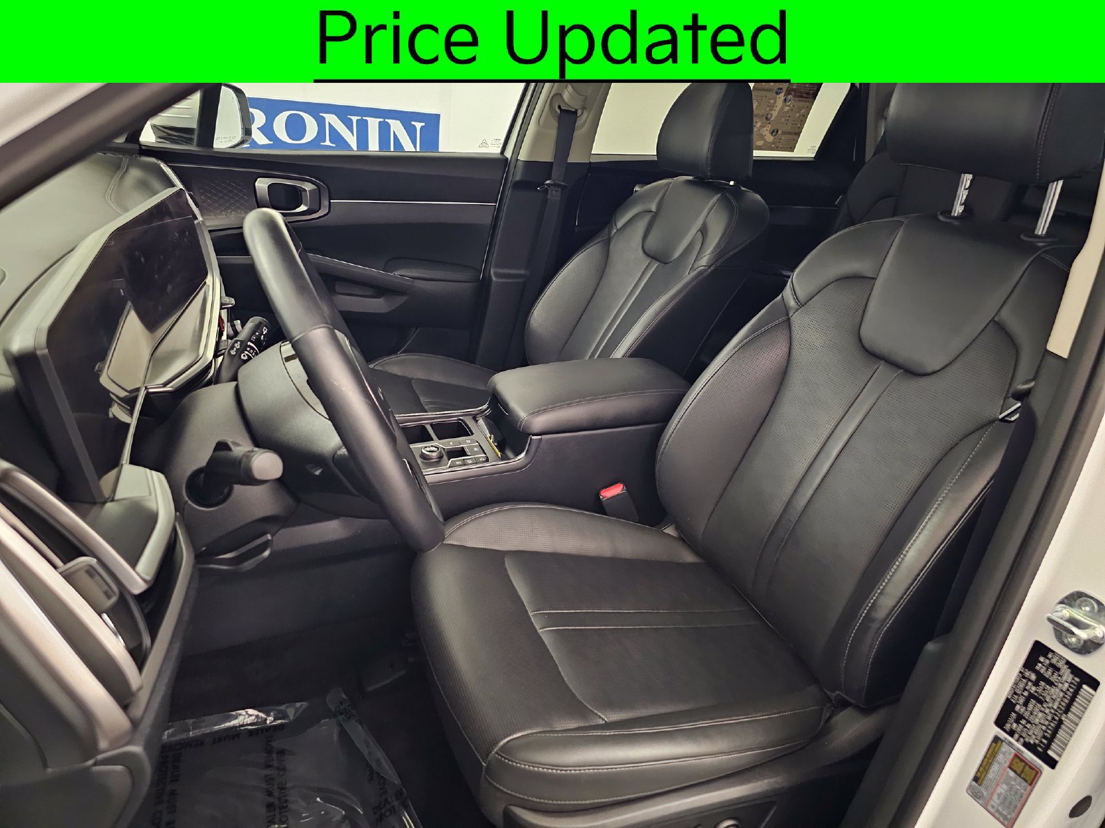 Used 2024 Kia Sorento S w/ Panoramic Sunroof Package FWD image 6
