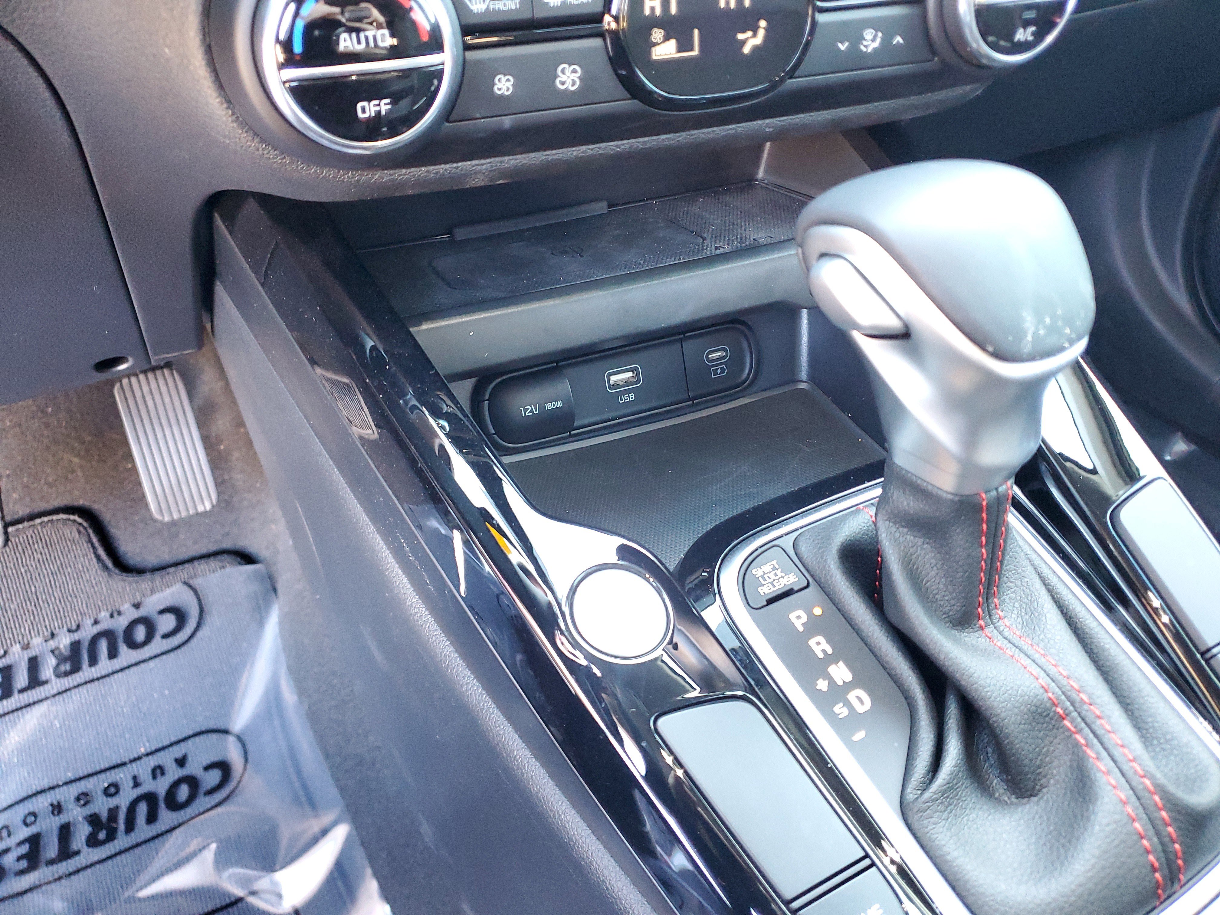 Used 2025 Kia Soul GT-Line image 25