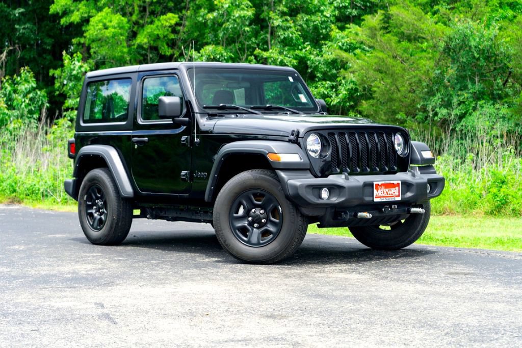 Used 2023 Jeep Wrangler Sport AWD/4WD image 2