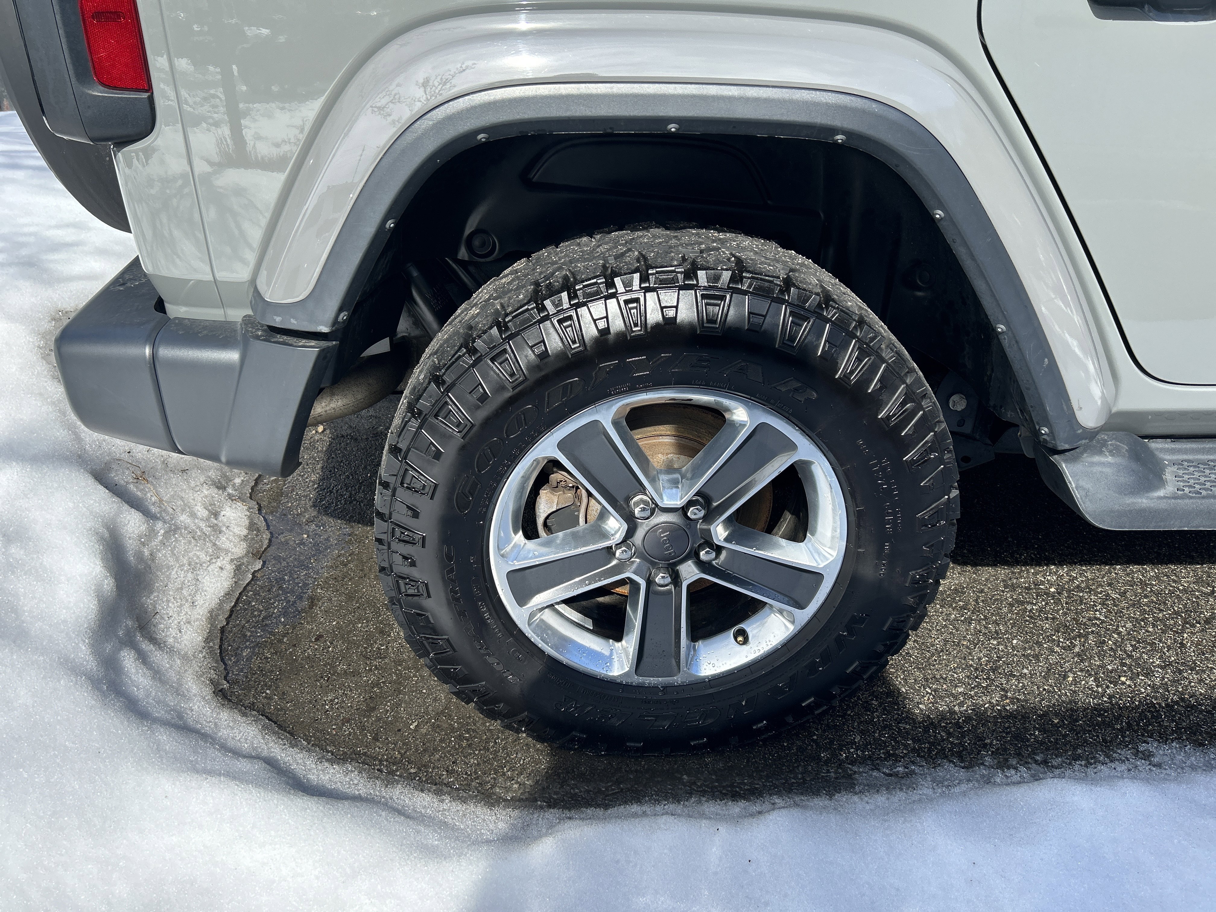 Certified 2018 Jeep Wrangler Unlimited Sahara w/ Dual Top Group image 5