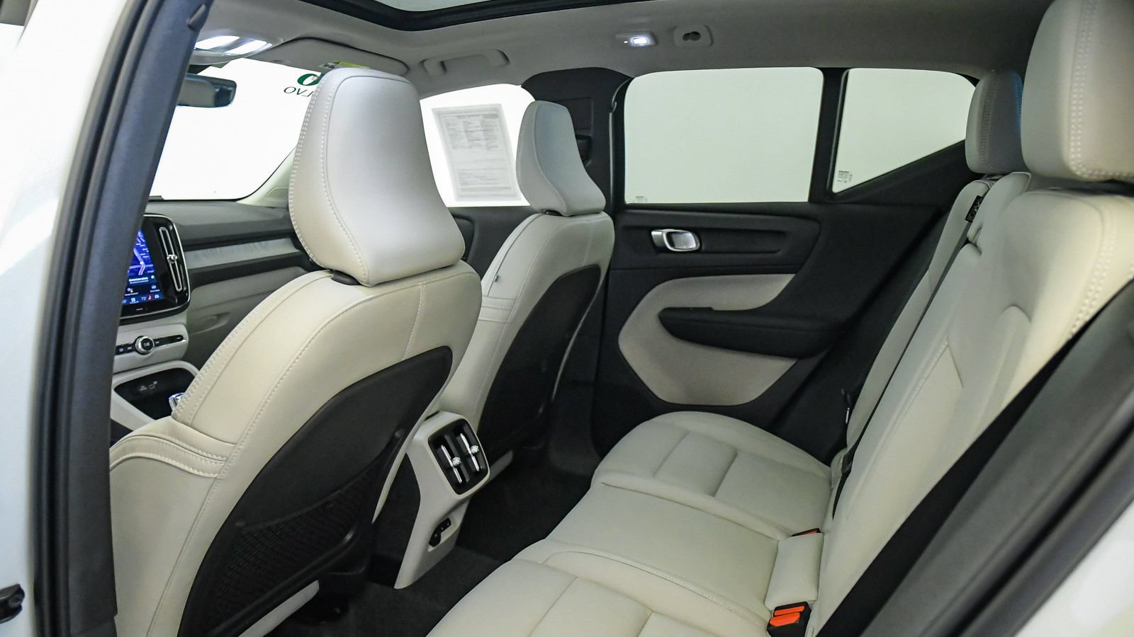Certified 2026 Volvo XC40 B5 Ultra w/ Climate Package AWD/4WD image 19