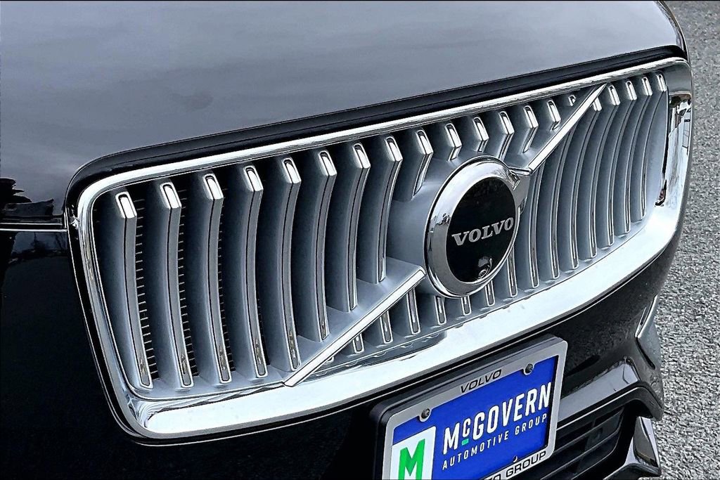 Certified 2025 Volvo XC90 T8 Ultra w/ Lounge Package image 34
