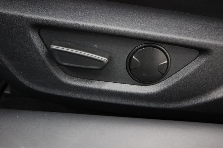 Used 2025 Ford Mustang Premium image 17