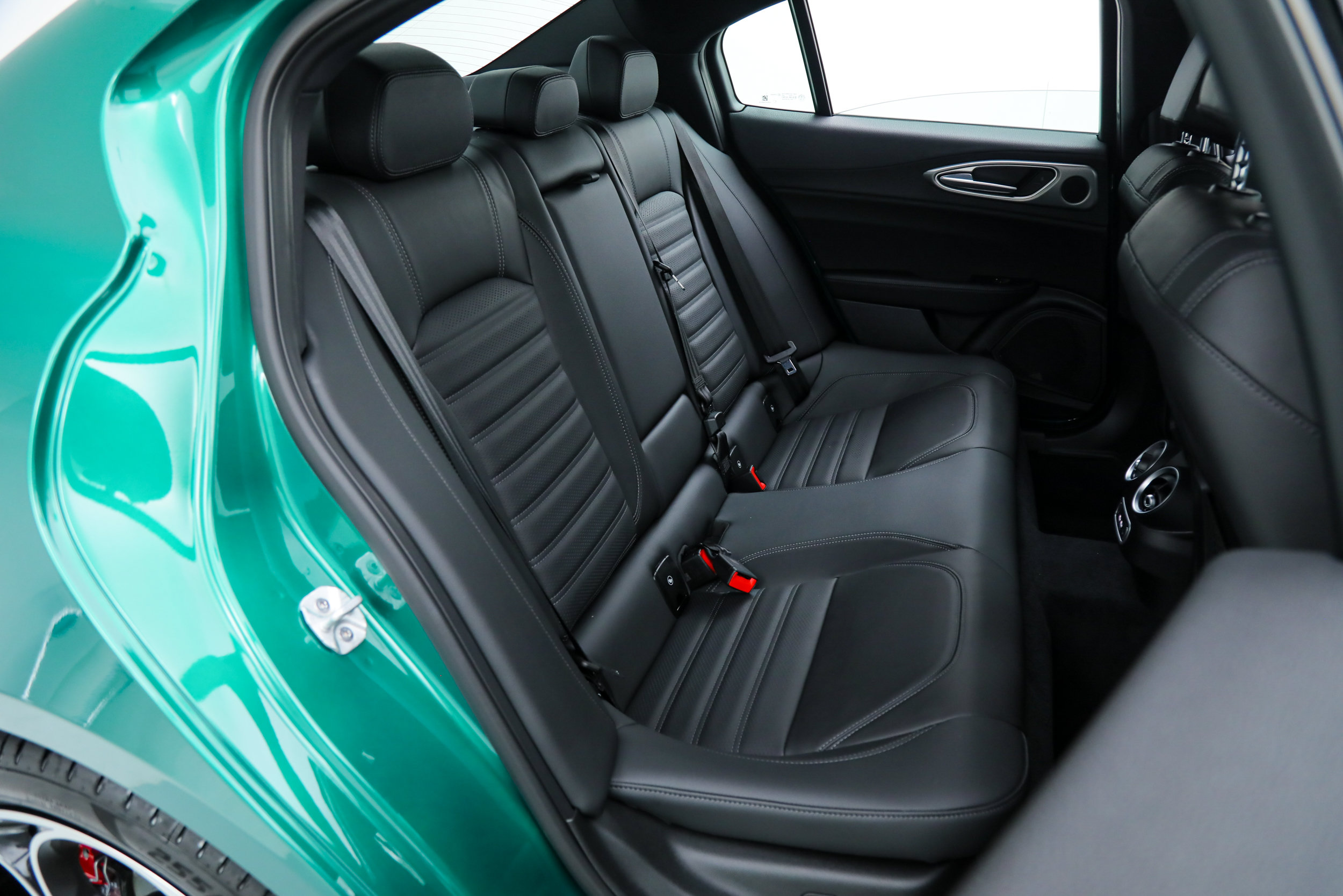 New 2026 Alfa Romeo Giulia w/ Driving Assist Package RWD image 14