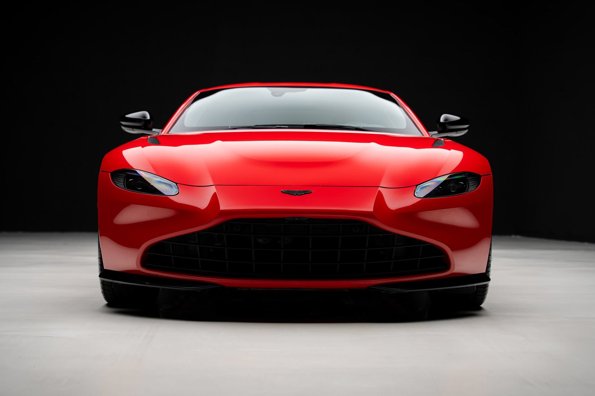 Used 2023 Aston Martin V8 Vantage Coupe RWD image 8