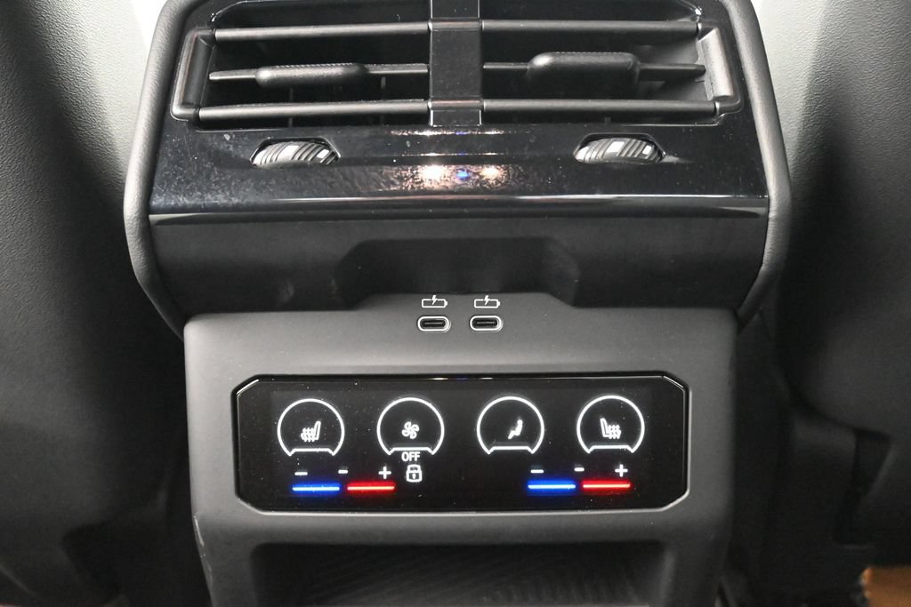 Used 2025 BMW M5 w/ Carbon Package AWD/4WD image 23