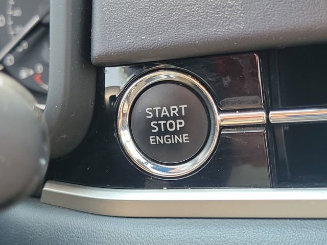 Used 2023 Mitsubishi Outlander SE Black Edition image 16