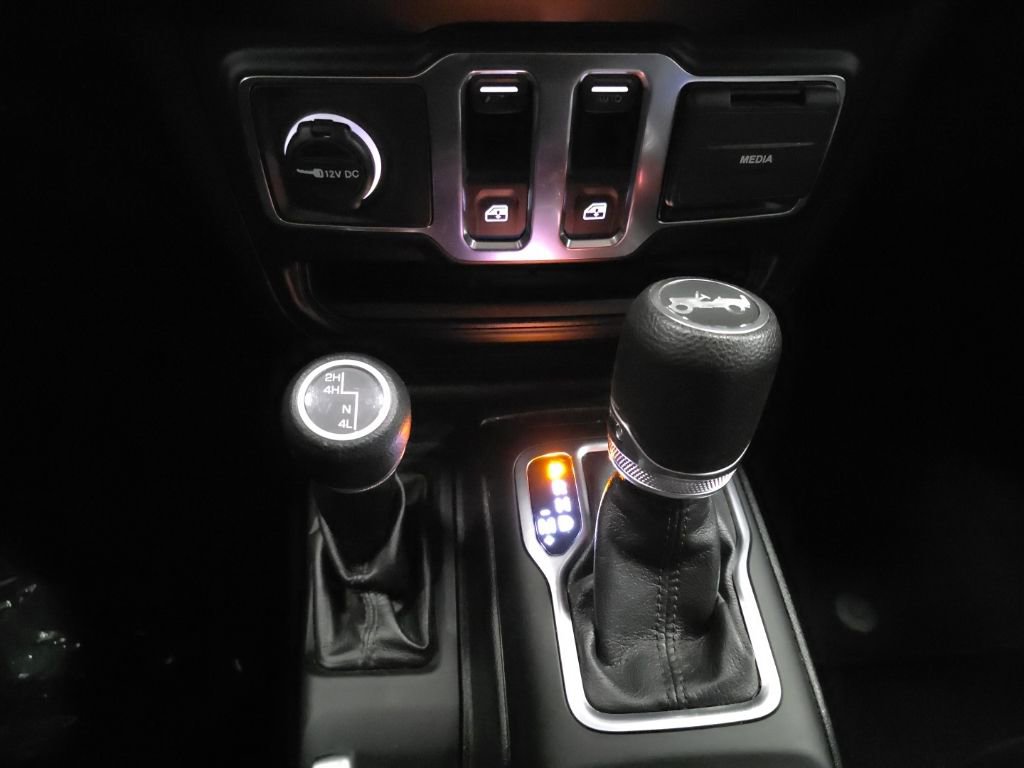Used 2019 Jeep Wrangler Sport AWD/4WD image 26
