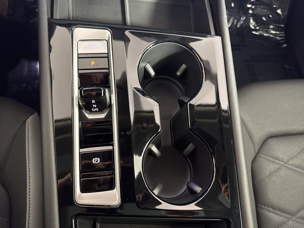 Used 2024 Volkswagen Atlas Peak Edition SEL image 32