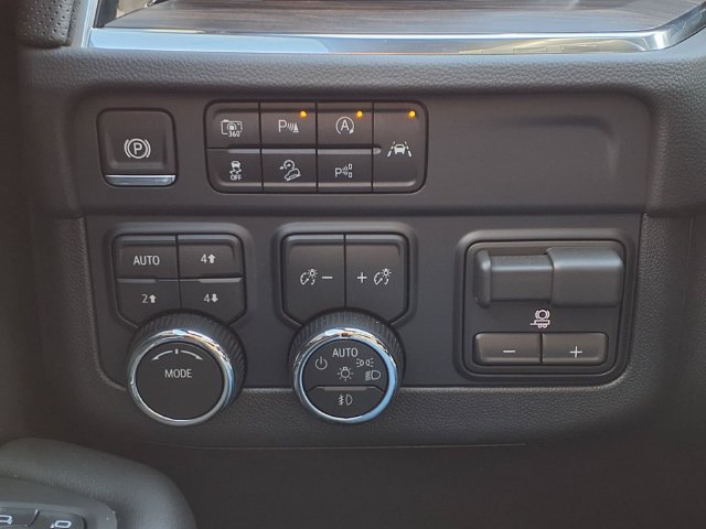 Used 2026 Chevrolet Tahoe Premier w/ Sun And Tow Package AWD/4WD image 12
