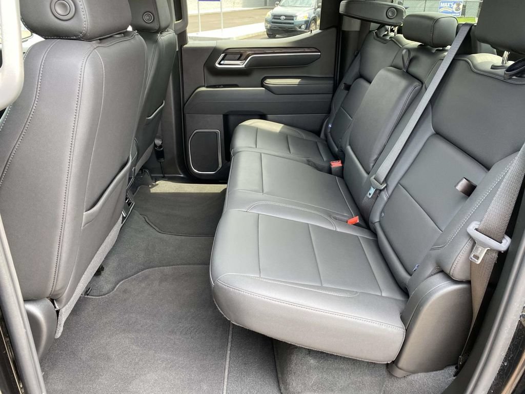Used 2026 GMC Sierra 1500 SLT AWD/4WD image 11