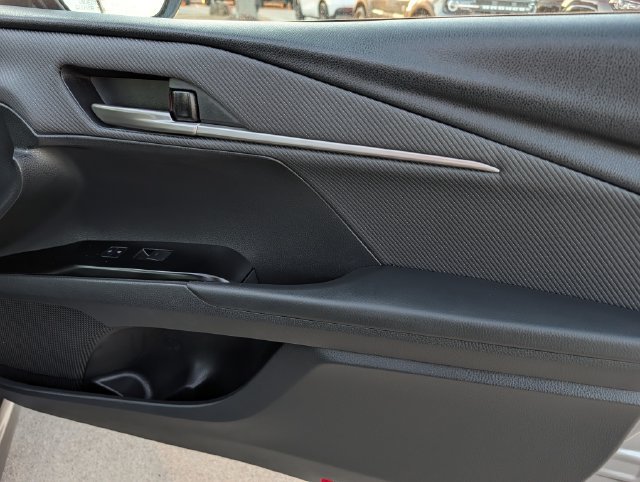 Used 2025 Toyota Camry SE FWD image 33