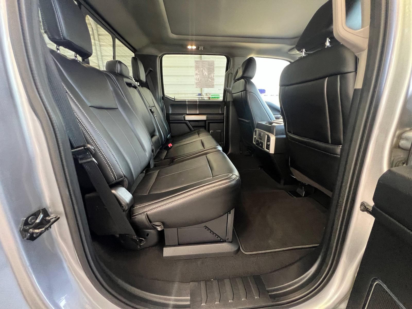 Used 2021 Ford F250 Lariat w/ Lariat Ultimate Package AWD/4WD image 19