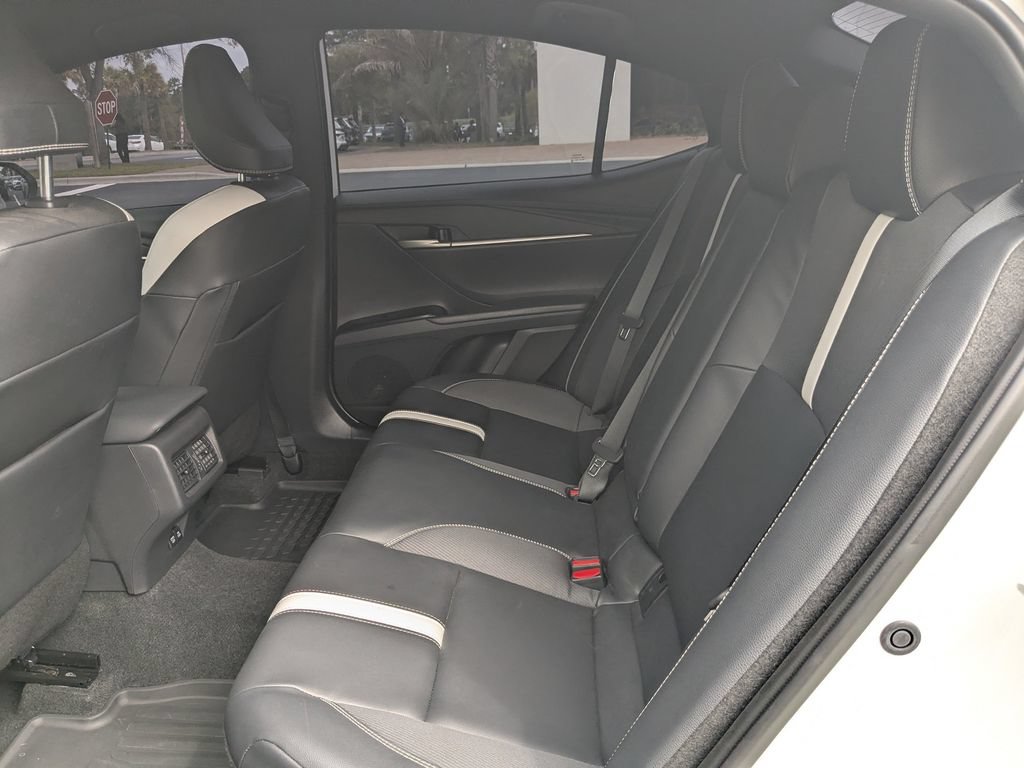 Certified 2025 Toyota Camry SE FWD image 14