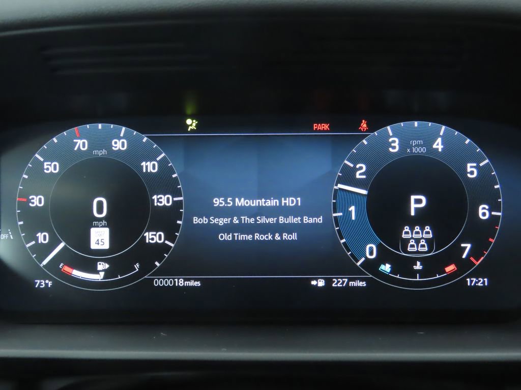 Used 2025 Land Rover Discovery S image 33