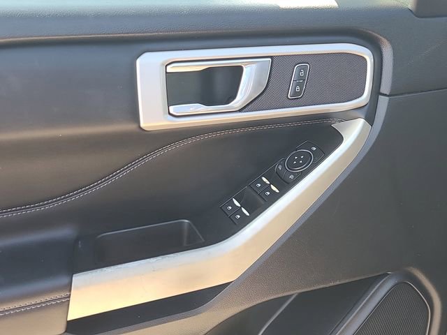 Used 2022 Ford Explorer XLT image 22