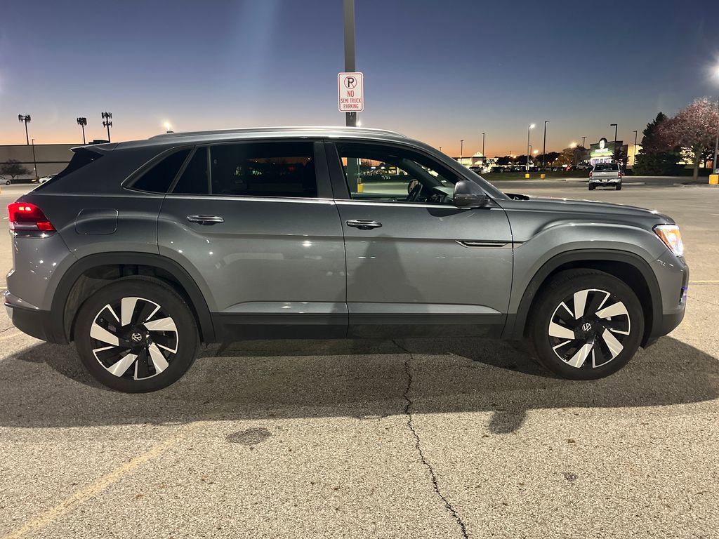Used 2025 Volkswagen Atlas Cross Sport SE image 29
