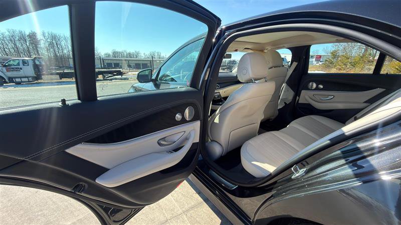 Used 2022 Mercedes-Benz E 350 4MATIC Sedan w/ Driver Assistance Package image 18