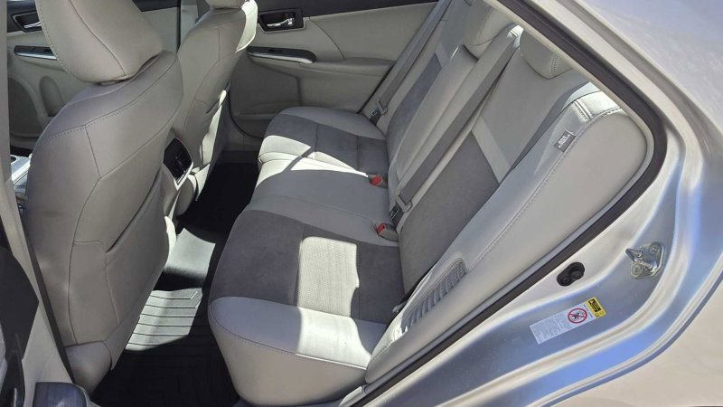 Used 2012 Toyota Camry XLE w/ Leather Pkg FWD image 32