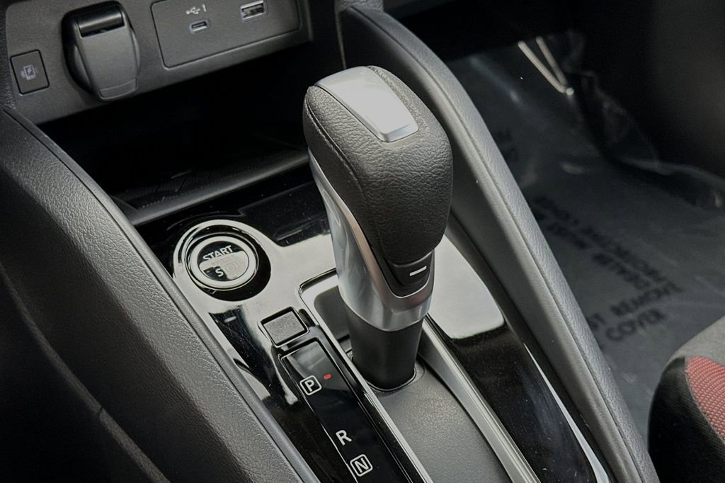 New 2025 Nissan Versa SR w/ Trunk Package image 17