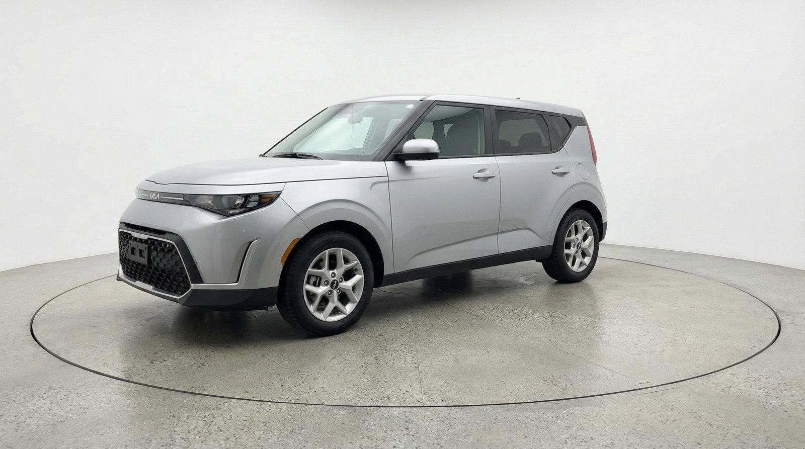 Used 2025 Kia Soul LX w/ LX Technology Package image 3