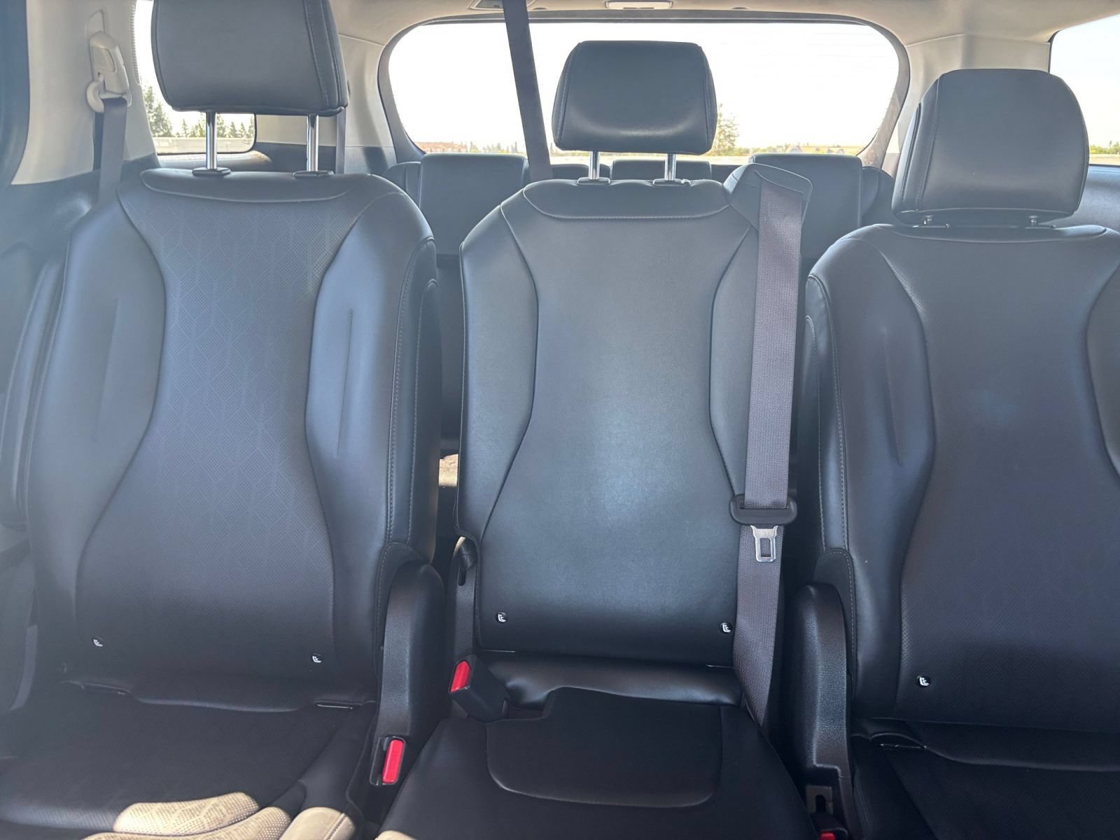 Used 2026 Kia Carnival FWD image 41