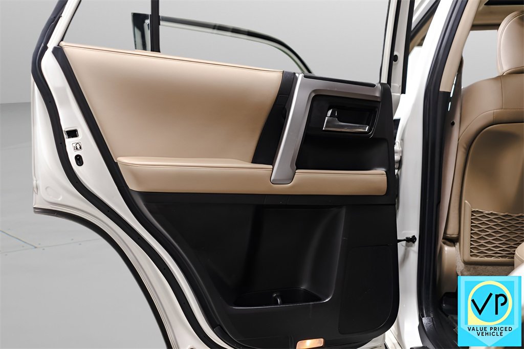 Used 2020 Toyota 4Runner 4WD image 31