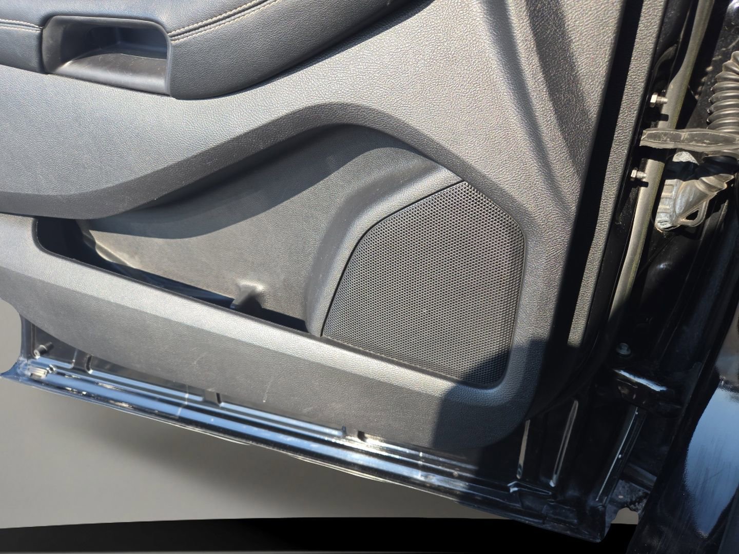 Used 2016 Ford Edge Titanium w/ Technology Package image 31