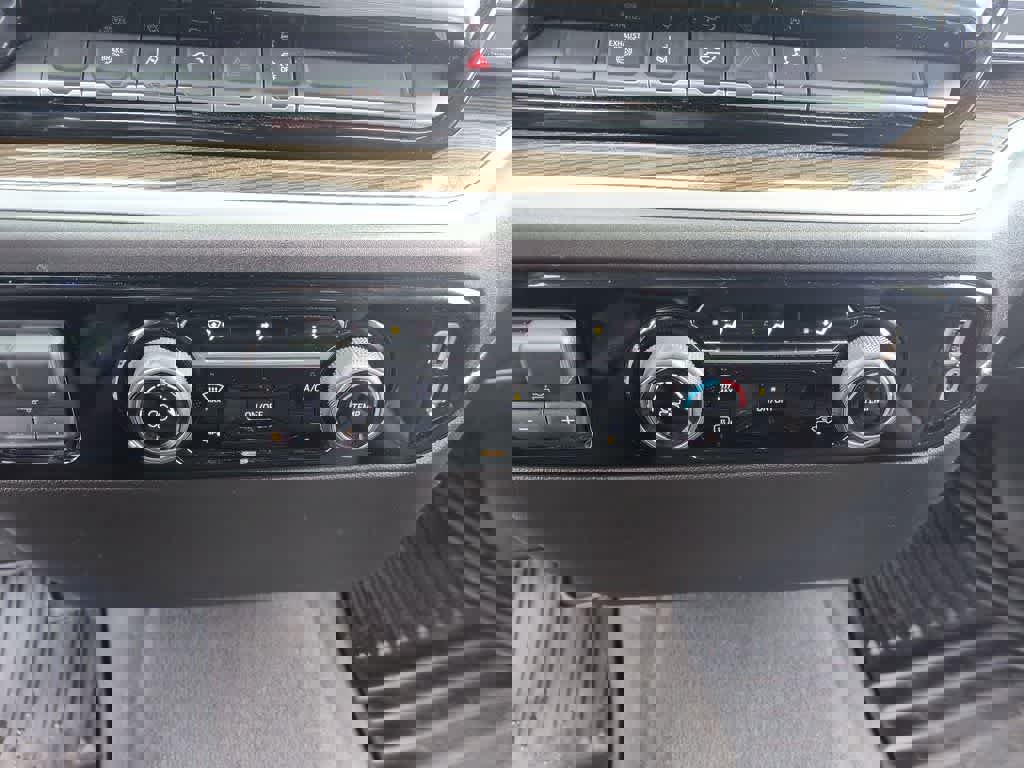 Used 2024 Chevrolet Silverado 2500 LT image 19