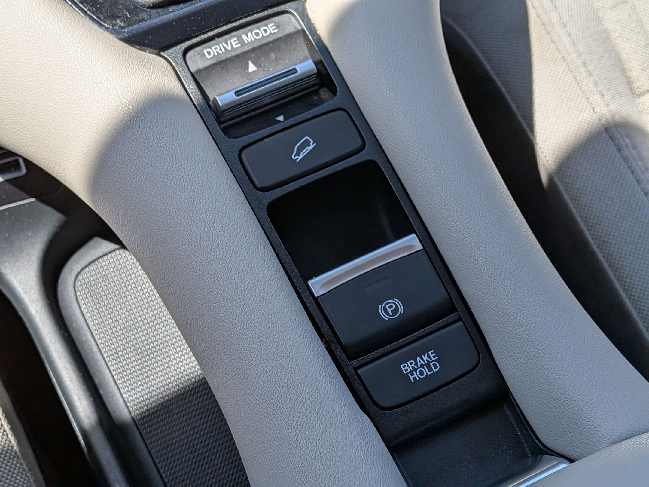 Used 2023 Honda HR-V LX image 20