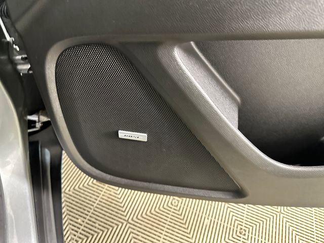 Used 2023 Chevrolet Traverse RS image 29