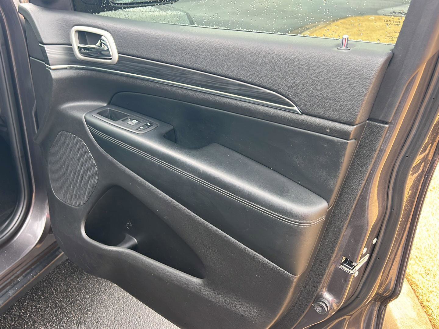 Used 2021 Jeep Grand Cherokee Limited w/ Sun & Sound Group image 14