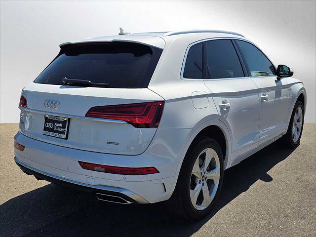 Used 2024 Audi Q5 2.0T Premium Plus w/ Premium Plus Package AWD/4WD image 3