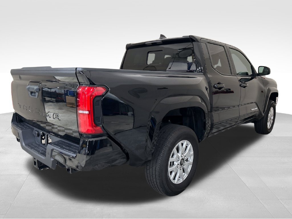 Used 2024 Toyota Tacoma SR5 AWD/4WD image 6