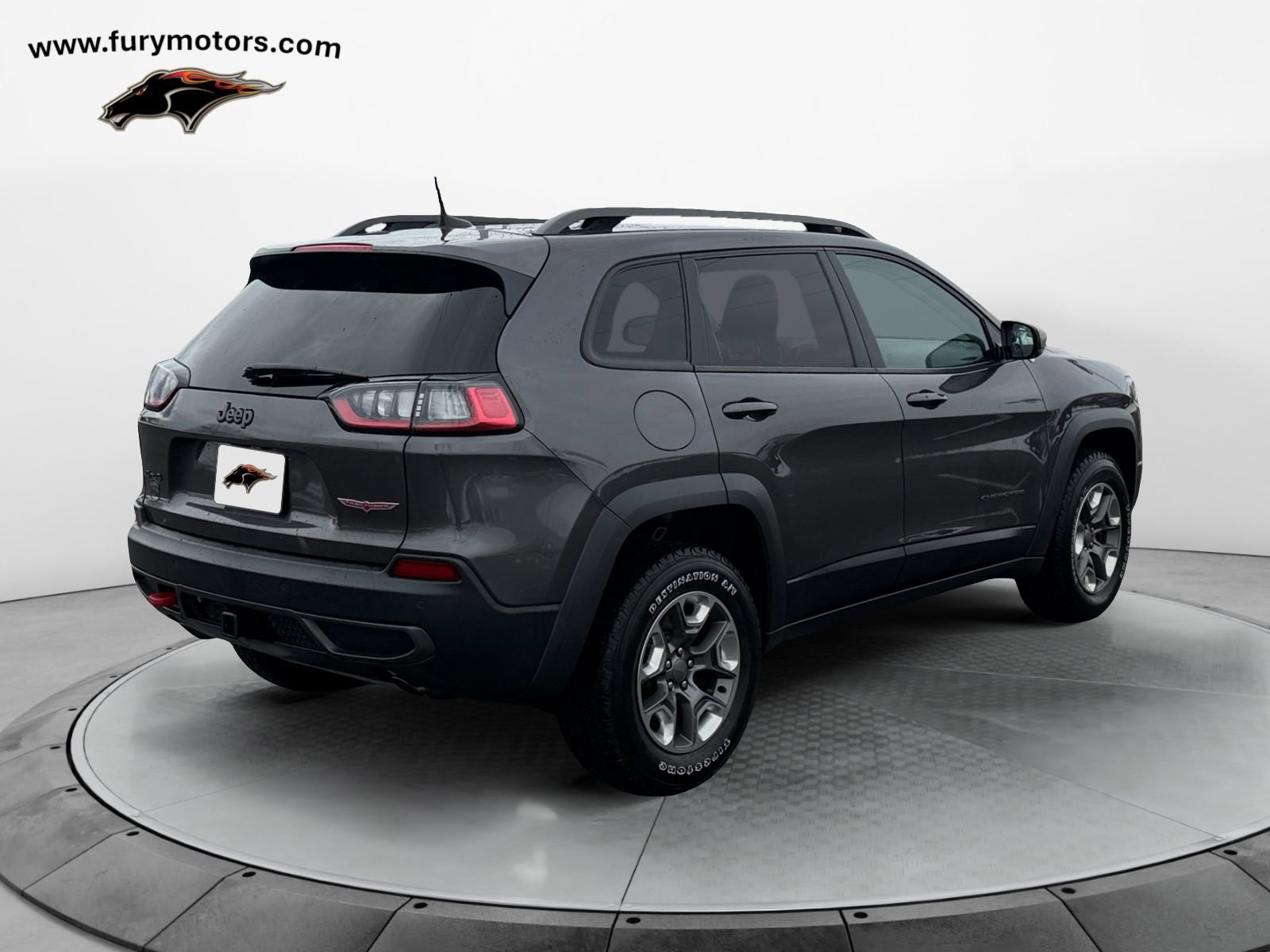 Used 2019 Jeep Cherokee Trailhawk w/ Cold Weather Group AWD/4WD image 3