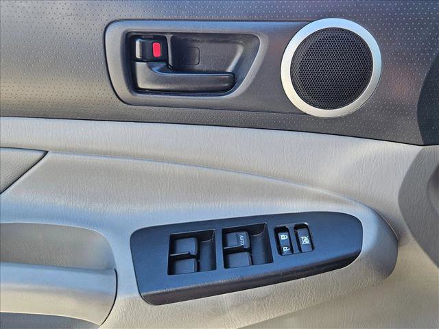 Used 2014 Toyota Tacoma PreRunner w/ SR5 Package RWD image 6