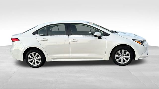 Used 2024 Toyota Corolla LE image 29