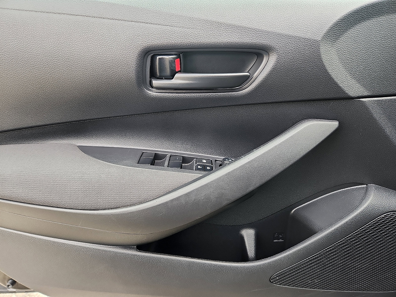 Used 2024 Toyota Corolla LE image 13